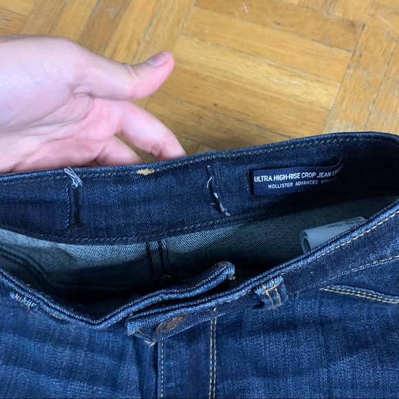 Hollister Dark Ultra High Rise Crop Jean Leggings - Picture 6 of 15